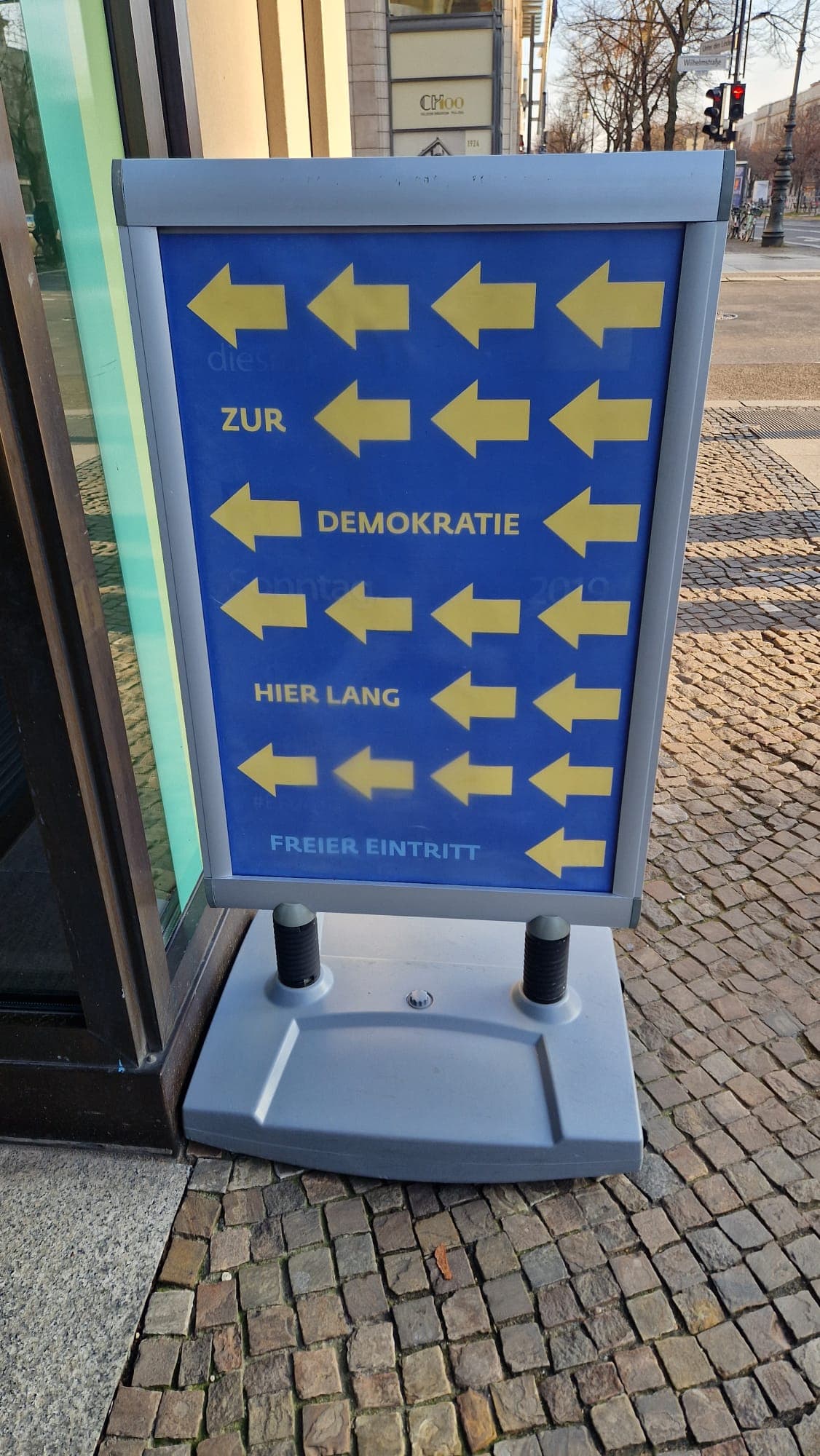 Berlin'de Açılış Toplantısı