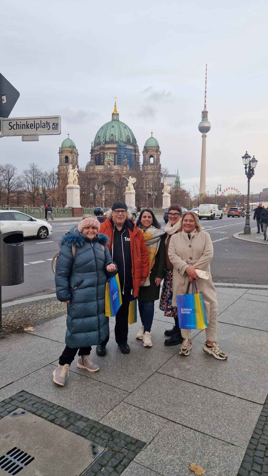 Berlin'de Açılış Toplantısı